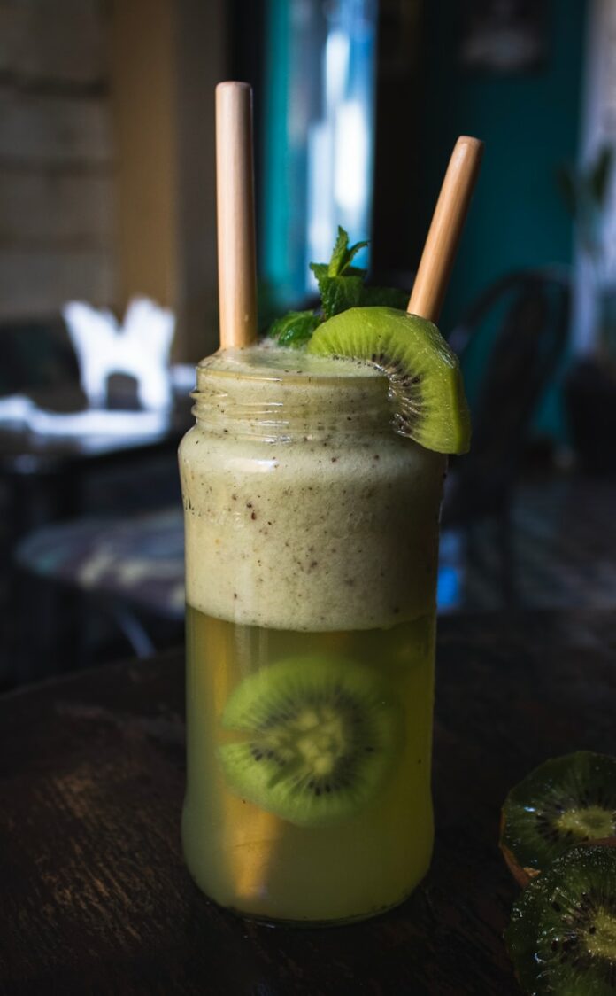 Photo by Louis Hansel Kiwi fruit shake
