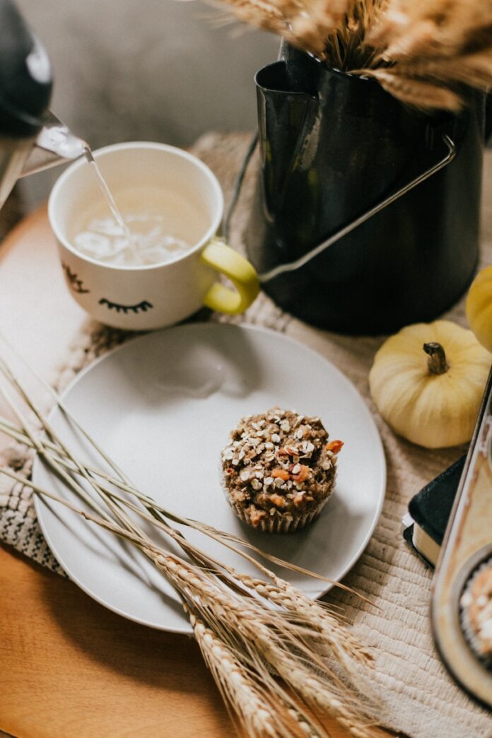 Photo by Priscilla Du Preez 🇨🇦 white ceramic bowl on brown woven basket