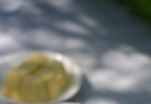 “정신건강 챙기기, 이젠 일상 속 작은 루틴부터 시작합니다” a cup of tea